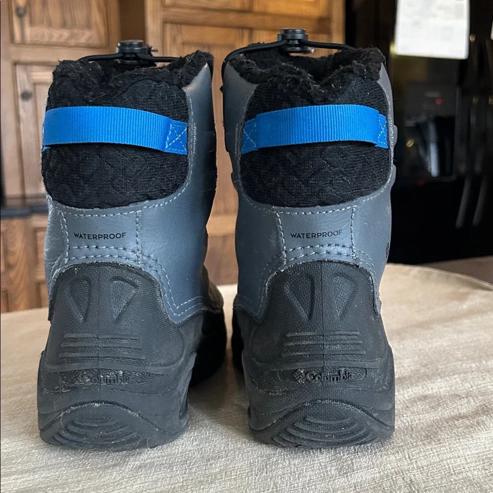Columbia Bugaboot Celsius 400g Kids Youth Size 2 Winter Snow‎ Boots Black Blue